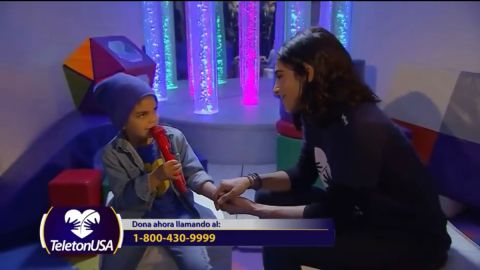 Alejandra Espinoza con su hijo Matteo