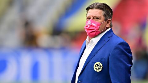 Miguel Herrera sepultó las posibilidades de ver a Vela vestido de azulcrema el próximo torneo.