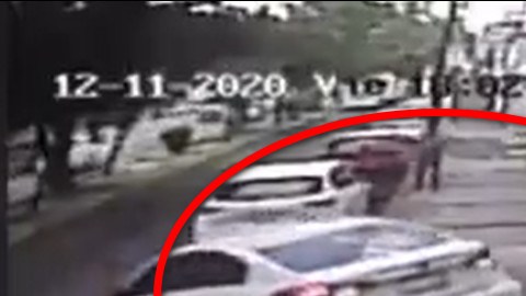 Automovilista atropella a ladrones en moto que intentaban asaltarlo.