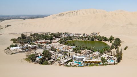 Huacachina ha sido un polo turístico para surfear en arena desde hace años.