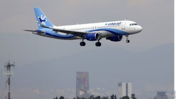 Reinicia vuelos Interjet tras pagar turbosina.