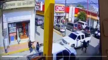VIDEO: Narcotraficantes se enfrentan a balazos a plena calle y a la luz del día