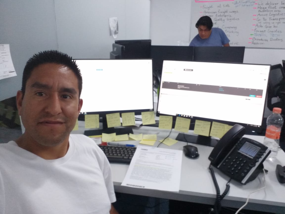 Carlos Ramírez en su centro de trabajo.