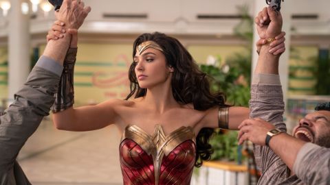 La nueva Mujer Maravilla es más "humana", explica Gal Gadot.