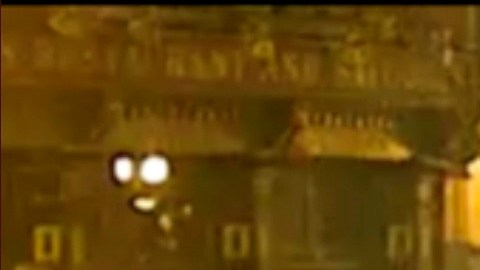 El vehículo involucrado en una explosión que se cree que fue un acto intencional en Nashville, Tennessee.