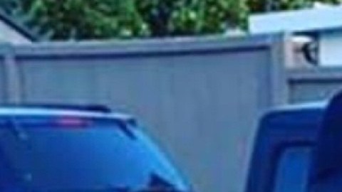 La pareja muestra su producto que envía a diversos lugares del país.