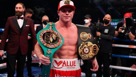 "Canelo" Álvarez sigue siendo el peleador del momento.