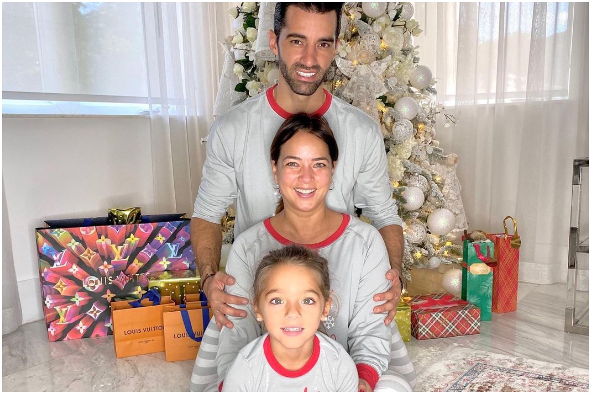 Adamari López, Toni Costa y Alaïa son unos amantes de la Navidad. 