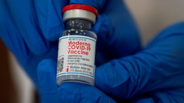 La nueva vacuna contra el COVID-19 de Moderna ya está en California.