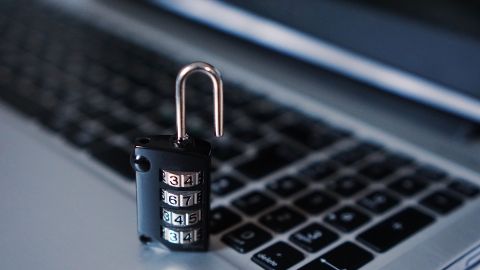Los investigadores aún no saben a qué pudieron acceder o qué robaron.