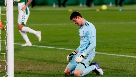 Thibaut Courtois no pudo evitar el gol del Elche