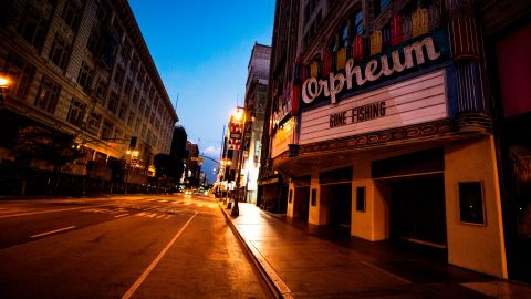 Las calles de Los Ángeles y otras ciudades de California seguirán casi vacías.