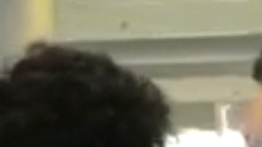 Pasajeros haciendo filas en el aeropuerto de Miami.