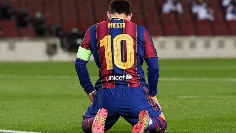 Messi abatido, la imagen más recurrente en el Barcelona en el 2020.