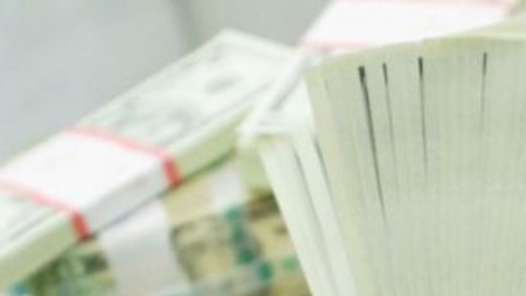 El dólar se mantiene fuerte en el mercado cambiario.