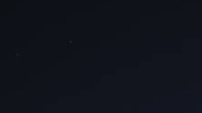 Saturno, arriba y Júpiter, abajo, vistos desde el Parque Nacional Shenandoah, el 13 de diciembre de 2020, en Luray, Virginia.