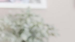 Consigue que un home office lleno de positivismo.