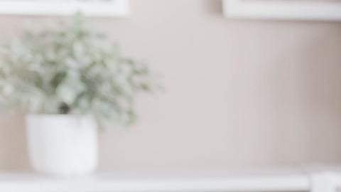 Consigue que un home office lleno de positivismo.