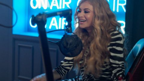 Paulina Rubio hará una participación especial en 'La Suerte de Loli'.