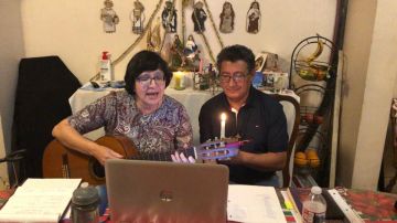 María Elena y René Burgos celebraron las posadas de manera virtual. (Familia Burgos)