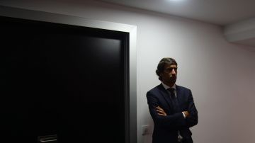 Raúl González ya está en la puerta esperando su oportunidad para dirigir al Madrid.