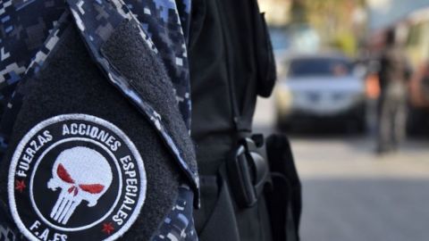 "Su indumentaria siniestra busca amedrentar a la población", denuncian los expertos.