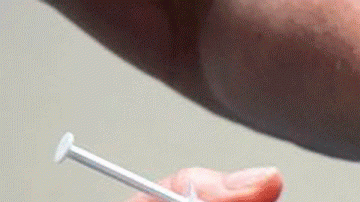 Con la nueva estrategia, Reino Unido prioriza ofrecer algo de protección al mayor número de personas posible.