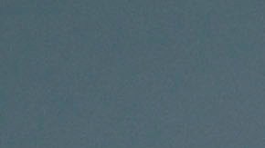 Un enfermero prepara dosis de la vacuna contra el coronavirus.