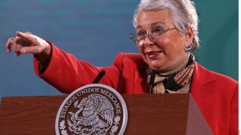 La Secretaria de Gobernación, Olga Sánchez Cordero asegura que AMLO se encuentra fuerte y muy optimista en su confinamiento en Palacio Nacional.
