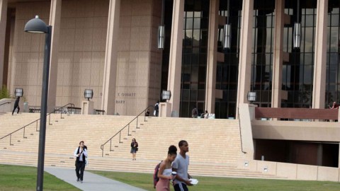 En los baños de las universidades públicas de California deberán proveerse artículos femeninos gratis bajo nueva ley. (CSUN).
