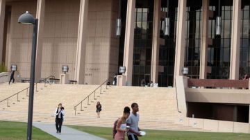 En los baños de las universidades públicas de California deberán proveerse artículos femeninos gratis bajo nueva ley. (CSUN).