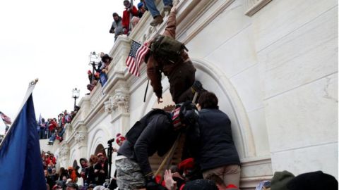 Los seguidores de Trump se enfrentaron a muy poca resistencia por parte de las autoridades.