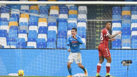 Lozano marcó el tercer gol del Napoli en la goleada ante la Fiorentina.