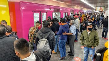 Cierran 6 líneas del Metro de la Ciudad de México tras incendio en Centro de Control.