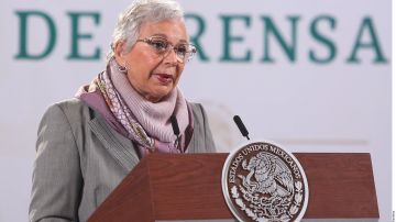 Olga Sánchez Cordero, Secretaria de Gobernación de México, afirma que AMLO se encuentra muy bien, con síntomas ligeros y en plena recuperación.