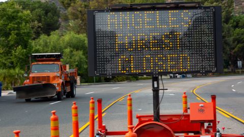 Los Angeles National Forest es uno de los bosques no están permitiendo acampar.