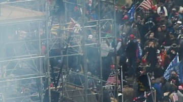 El DHS menciona el ataque al Capitolio el 6 de enero.