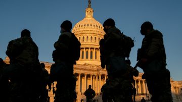 Los militares se mantendrán en guardia hasta la ceremonia de inauguración del presidente electo Joe Biden. / FOTO: GETTY