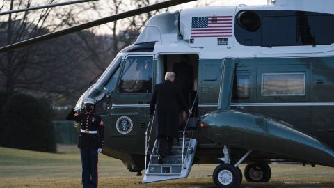 El presidente Donald Trump dejando la Casa Blanca el 20 de enero de 2021.