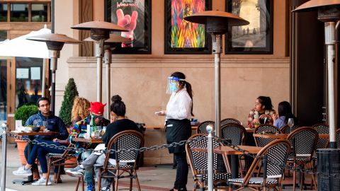 Restaurantes latinos fueron unos de los negocios más golpeados con la pandemia./ Getty