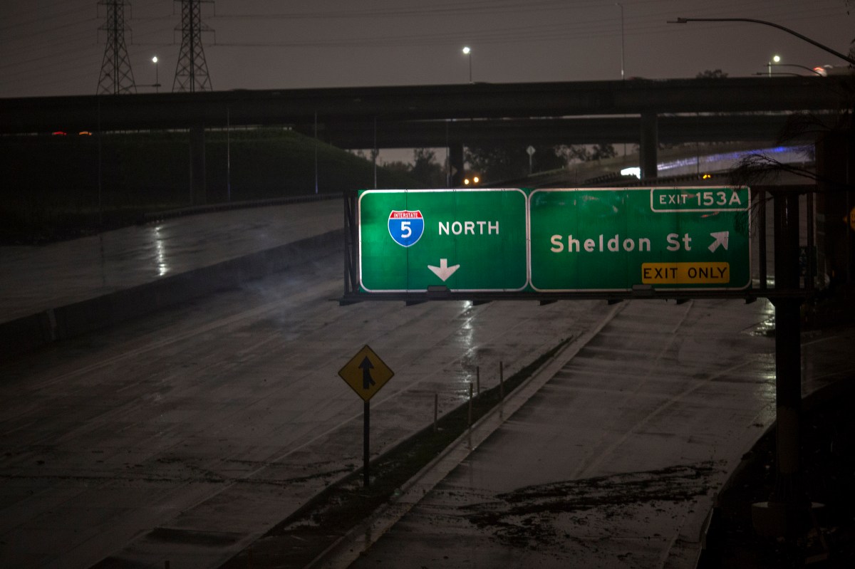 Reabren el paso en el Freeway 5 cerca de Grapevine después de casi 24