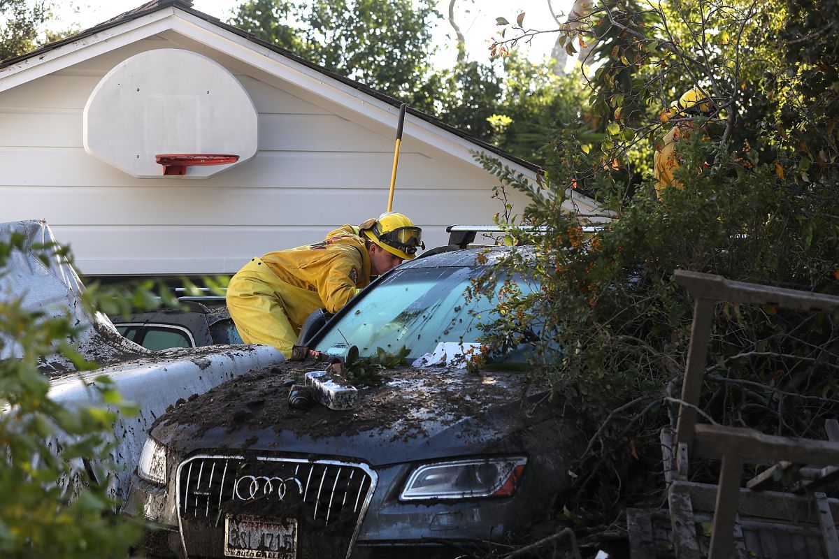 California is hit by a heavy rain that has caused landslides, floods and evacuations