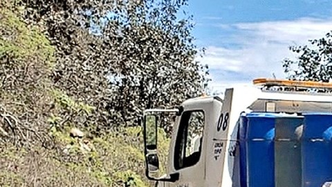 La ordeña de ductos de Pemex es un negocio muy redituable para los huachicoleros. Autoridades mexicanas realizan operativos para combatir este delito.