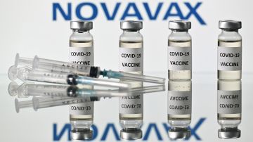 Viales de vacuna Covid-19 de la empresa biotecnológica Novavax.