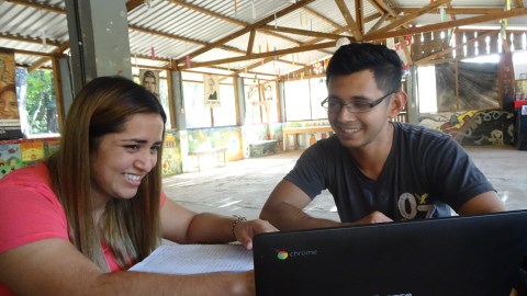 Los jóvenes tienen acceso a becas educativas que los ayudan a alcanzar un nivel profesional../ fotos: suministradas.
