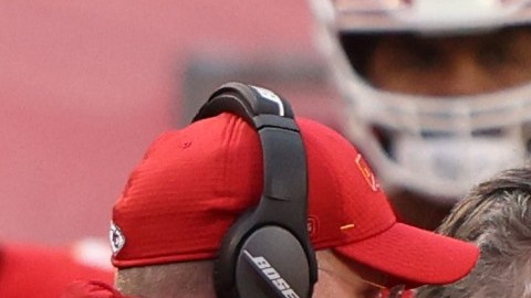 Patrick Mahomes salió conmocionado en el tercer cuarto.