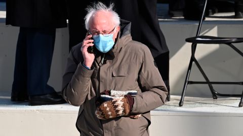 Los guantes del senador direon la vuelta al globo.