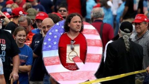 ¿Qué es QAnon y quiénes son sus seguidores?