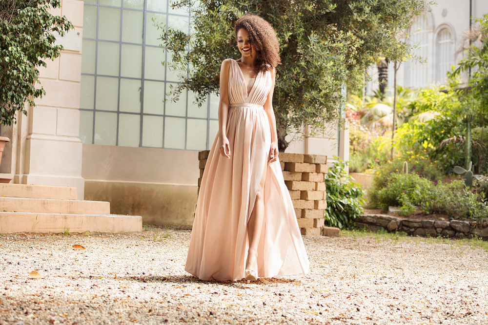 6 diseños de vestidos elegantes cómodos que puedes usar te invitaron a una boda - La Opinión