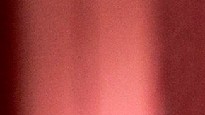 Trabajadores de salud reciben vacunas en Corona, en el sur de California.